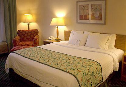 Fairfield Inn & Suites By Marriott Terre Haute Room photo